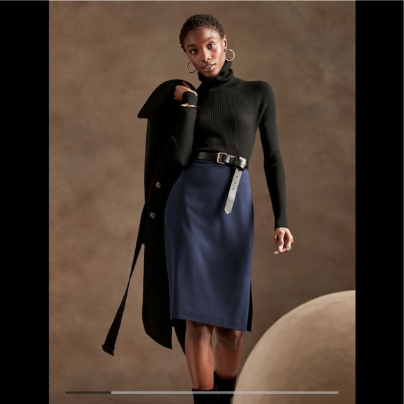 Banana Republic Essential Pencil Skirt